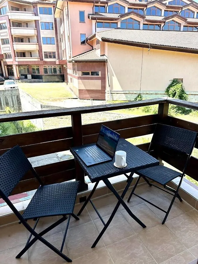 Lovely 1-Bedroom Apartment 120M From The Ski Lift Bansko 0*,